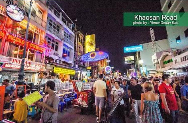 Готель De Sky Sukhumvit Ekkamai Бангкок Екстер'єр фото